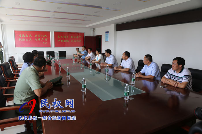 八一建軍節(jié):縣領(lǐng)導(dǎo)慰問駐民官兵 八一建軍節(jié):縣領(lǐng)導(dǎo)慰問駐民官兵