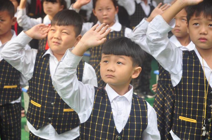 育才雙語(yǔ)小學(xué)開學(xué)典禮 育才雙語(yǔ)小學(xué)開學(xué)典禮