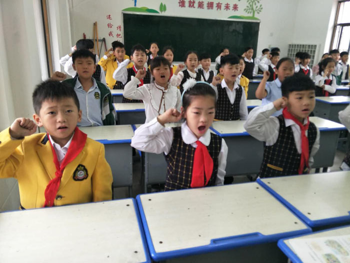 勿忘國恥 振興中華——育才雙語小學(xué)師生紀(jì)念“九一八”