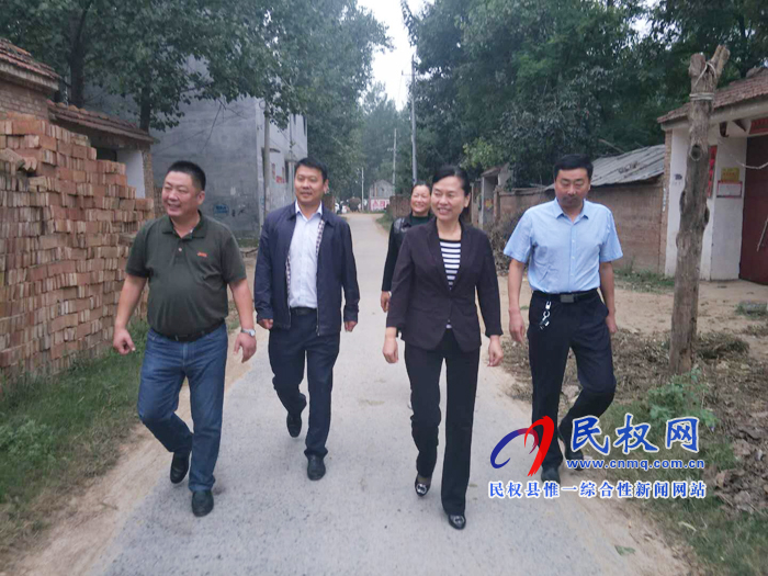 市安監(jiān)局深入民權(quán)縣調(diào)研指導(dǎo)縣安全監(jiān)管局脫貧攻堅(jiān)工作 市安監(jiān)局深入民權(quán)縣調(diào)研指導(dǎo)縣安全監(jiān)管局脫貧攻堅(jiān)工作