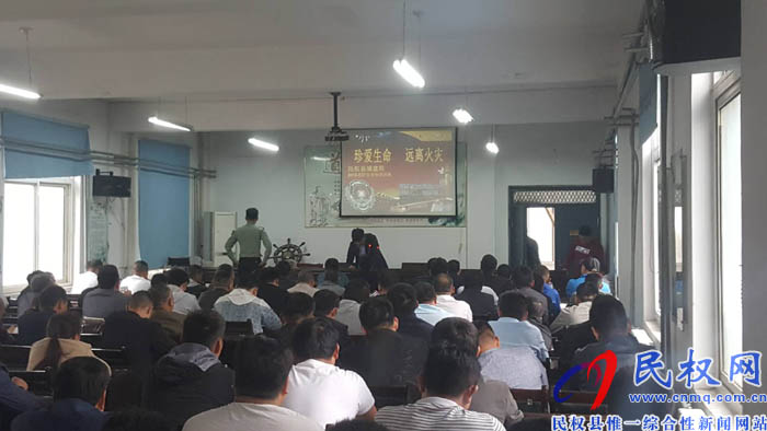 縣住建局普及消防施工安全知識(shí) 增強(qiáng)應(yīng)急搶險(xiǎn)能力 縣住建局普及消防施工安全知識(shí) 增強(qiáng)應(yīng)急搶險(xiǎn)能力