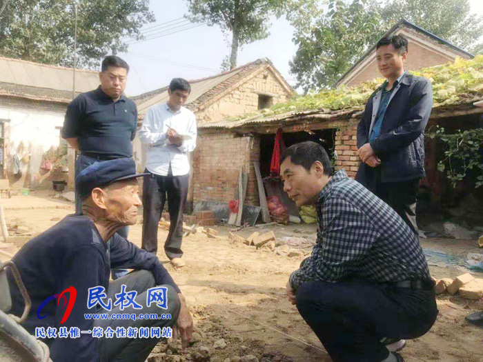 縣委常委、組織部長何玉明到褚廟鄉(xiāng)西張樓村督導(dǎo)查看脫貧攻堅工作