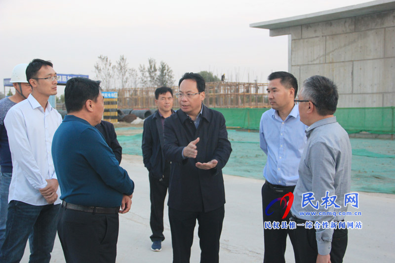 縣委常委、常務(wù)副縣長(zhǎng)李啟峰查看全縣城建項(xiàng)目推進(jìn)情況