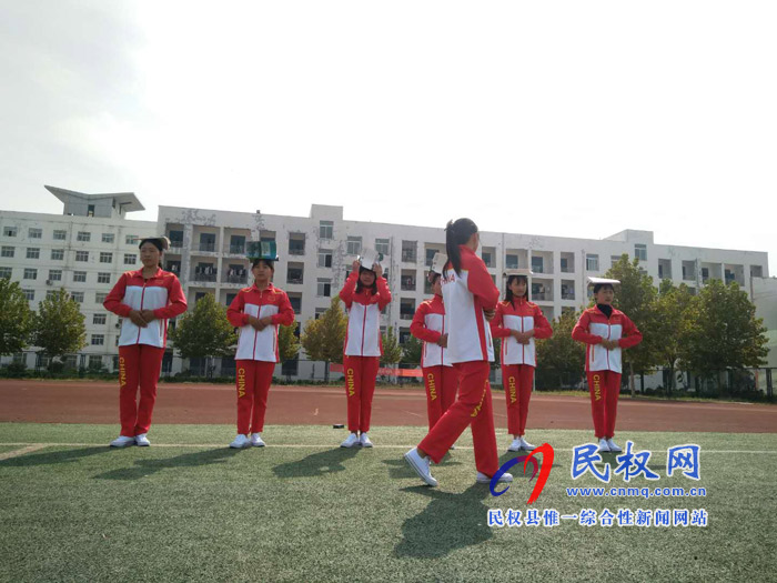 青年志愿者爭分奪秒訓練 最美姿態(tài)迎接“糧博會” 青年志愿者爭分奪秒訓練 最美姿態(tài)迎接“糧博會”