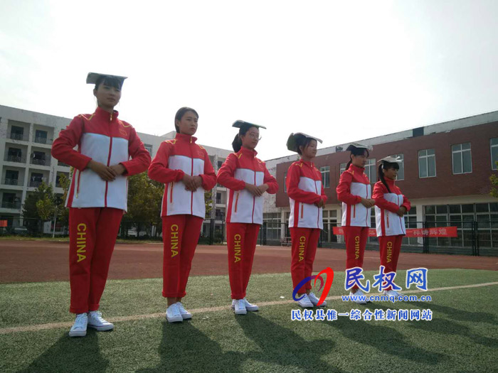 青年志愿者爭分奪秒訓練 最美姿態(tài)迎接“糧博會” 青年志愿者爭分奪秒訓練 最美姿態(tài)迎接“糧博會”