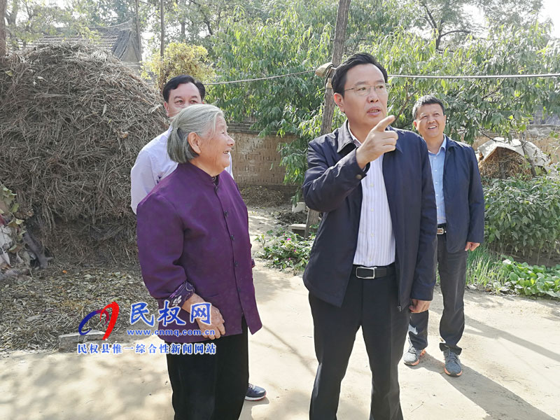 縣委書記姬脈常到人和鎮(zhèn)、龍?zhí)伶?zhèn)調(diào)研脫貧攻堅和人居環(huán)境整治工作