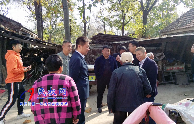 省博物院副院長張德水一行到野崗鎮(zhèn)楊堂村調(diào)研脫貧攻堅工作 省博物院副院長張德水一行到野崗鎮(zhèn)楊堂村調(diào)研脫貧攻堅工作