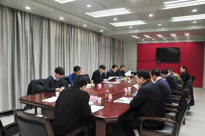 縣委副書記、縣長張團結(jié)主持召開縣長辦公會