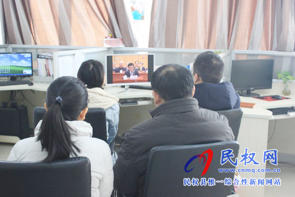 我縣各鄉(xiāng)鎮(zhèn)（街道辦）、縣直各單位認(rèn)真組織全體干部集中收聽(tīng)收看慶祝改革開(kāi)放40周年大會(huì)