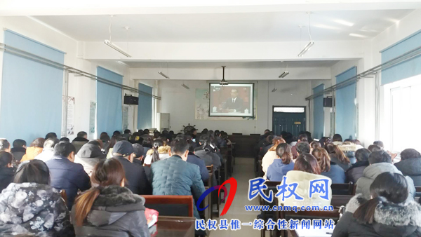 我縣各鄉(xiāng)鎮(zhèn)（街道辦）、縣直各單位認(rèn)真組織全體干部集中收聽(tīng)收看慶祝改革開(kāi)放40周年大會(huì)