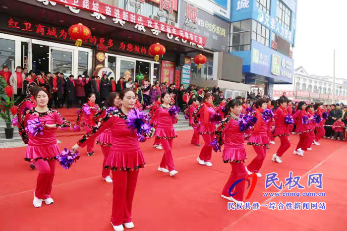 人和鎮(zhèn)群眾廣場(chǎng)舞紅紅火火鬧元宵