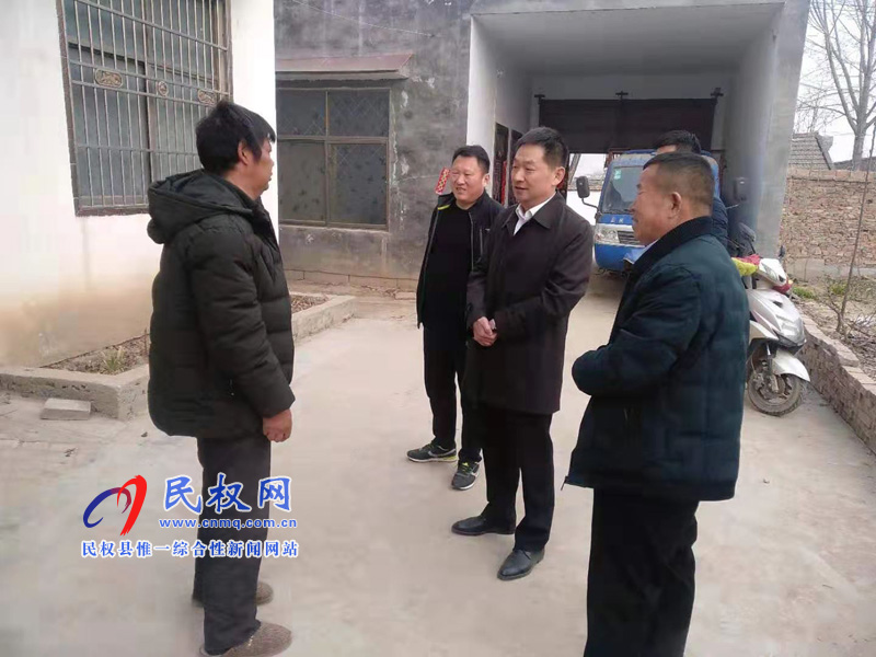 縣委常委、縣委辦公室主任孟亞松到野崗鎮(zhèn)調(diào)研督導(dǎo)脫貧總攻工作