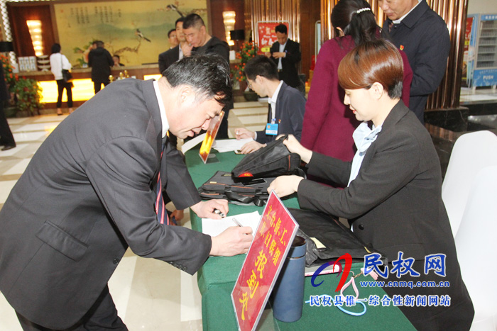 兩會來啦！全縣政協(xié)委員陸續(xù)抵達(dá)駐地報(bào)到