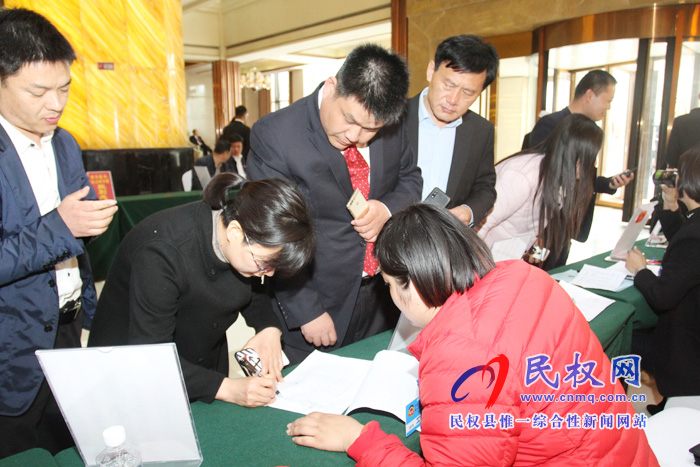 兩會來啦！全縣政協(xié)委員陸續(xù)抵達(dá)駐地報(bào)到