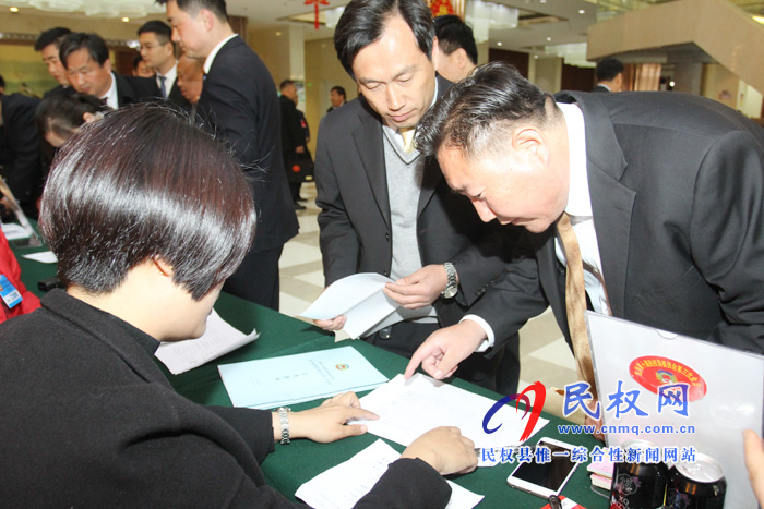兩會來啦！全縣政協(xié)委員陸續(xù)抵達(dá)駐地報(bào)到