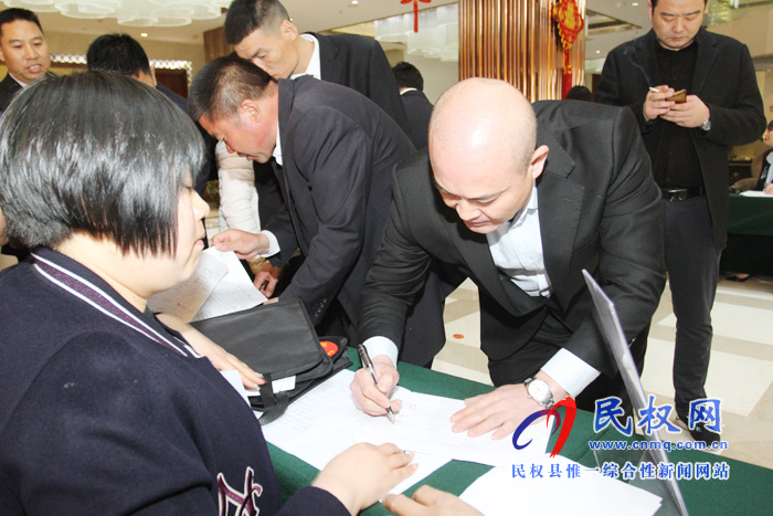 兩會來啦！全縣政協(xié)委員陸續(xù)抵達(dá)駐地報(bào)到