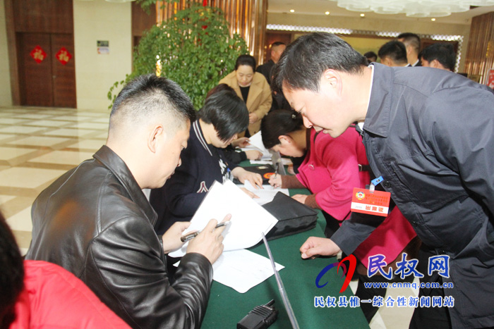兩會來啦！全縣政協(xié)委員陸續(xù)抵達(dá)駐地報(bào)到
