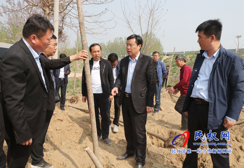 縣委書記姬脈常調(diào)研我縣國土綠化提升和生態(tài)廊道建設進展情況 縣委書記姬脈常調(diào)研我縣國土綠化提升和生態(tài)廊道建設進展情況