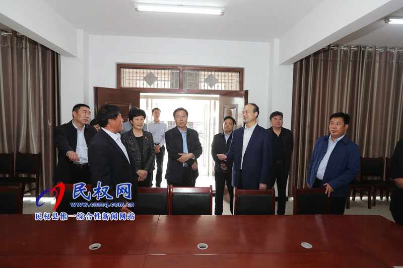 市人大常委會(huì)主任周樹群到我縣視察我縣鄉(xiāng)鎮(zhèn)人大代表聯(lián)絡(luò)站建設(shè)和脫貧攻堅(jiān)工作 市人大常委會(huì)主任周樹群到我縣視察我縣鄉(xiāng)鎮(zhèn)人大代表聯(lián)絡(luò)站建設(shè)和脫貧攻堅(jiān)工作