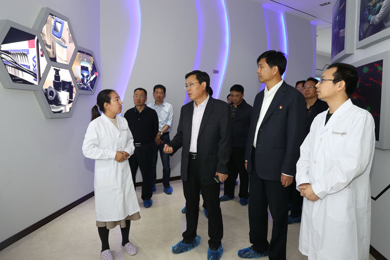 市人大常委會副主任、民權(quán)縣委書記姬脈常帶隊(duì)到梁園區(qū)參觀考察