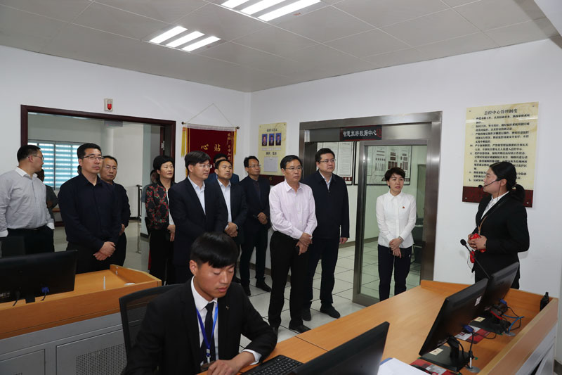市人大常委會(huì)副主任、民權(quán)縣委書記姬脈常，縣委副書記、縣長(zhǎng)張團(tuán)結(jié)帶隊(duì)到永城市考察鄉(xiāng)村旅游和美麗鄉(xiāng)村建設(shè)
