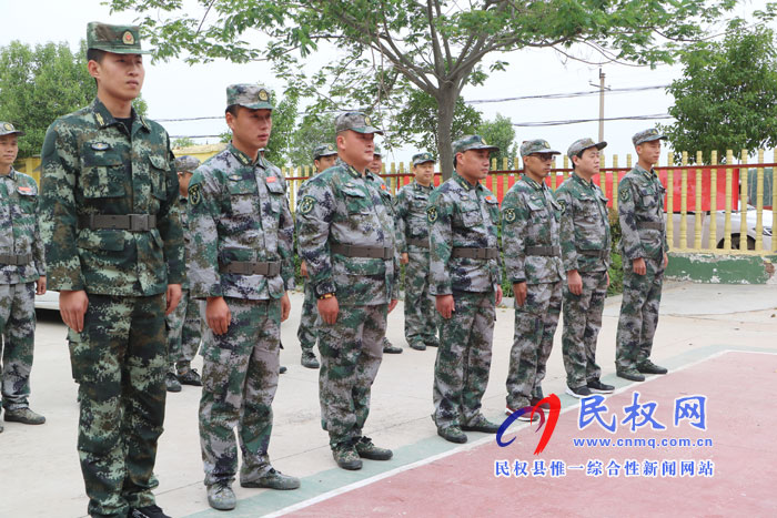 伯黨鄉(xiāng)武裝部點驗基干民兵 伯黨鄉(xiāng)武裝部點驗基干民兵