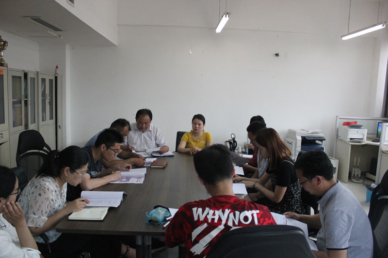 團(tuán)縣委召開基層團(tuán)組織規(guī)范化建設(shè)暨做好“學(xué)社銜接”準(zhǔn)備工作推進(jìn)會