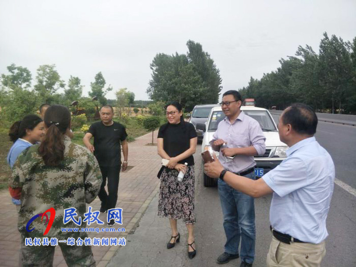 市農(nóng)村農(nóng)業(yè)局副局長賈長安蒞臨民權督導秸稈禁燒工作 市農(nóng)村農(nóng)業(yè)局副局長賈長安蒞臨民權督導秸稈禁燒工作