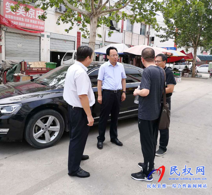 縣委常委、常務(wù)副縣長(zhǎng)李啟峰檢查人員密集場(chǎng)所安全生產(chǎn)工作
