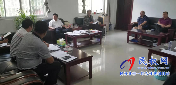 我縣各單位、各鄉(xiāng)鎮(zhèn)（街道辦）傳達(dá)貫徹全縣脫貧攻堅(jiān)推進(jìn)會(huì)精神