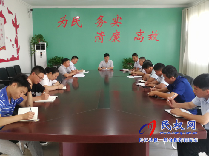 我縣各單位、各鄉(xiāng)鎮(zhèn)（街道辦）傳達(dá)貫徹全縣脫貧攻堅(jiān)推進(jìn)會(huì)精神