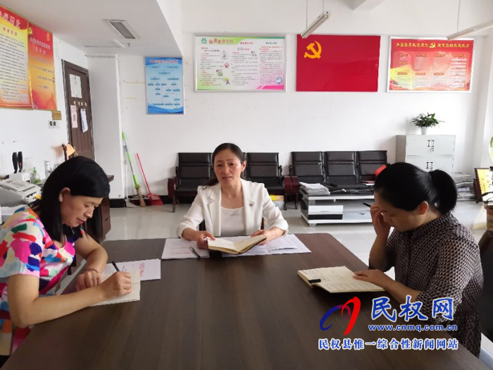 我縣各單位、各鄉(xiāng)鎮(zhèn)（街道辦）傳達(dá)貫徹全縣脫貧攻堅(jiān)推進(jìn)會(huì)精神