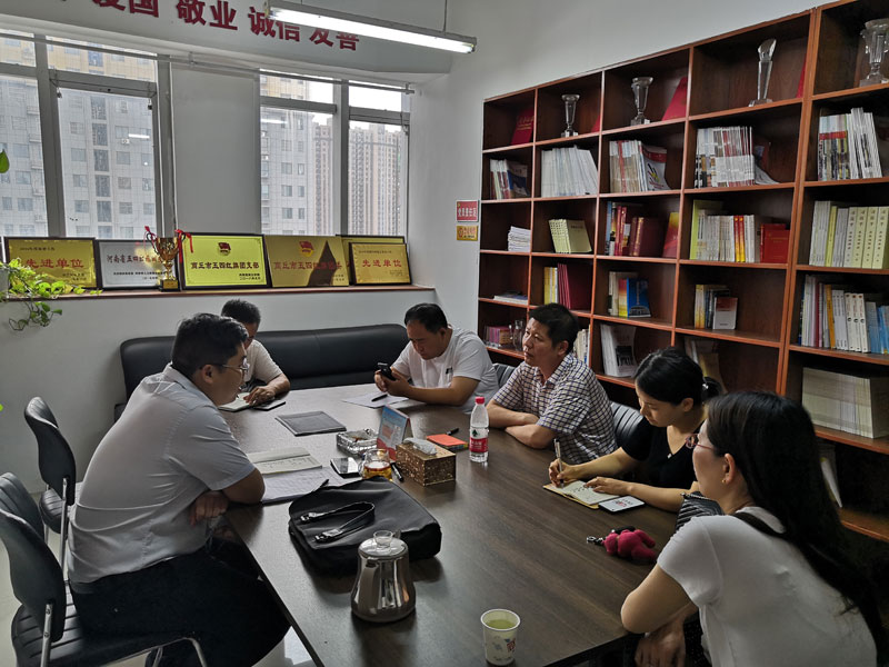 團(tuán)縣委召開(kāi)基層團(tuán)組織建設(shè)工作推進(jìn)會(huì) 團(tuán)縣委召開(kāi)基層團(tuán)組織建設(shè)工作推進(jìn)會(huì)