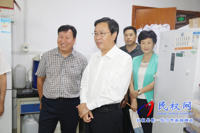 市人大常委會副主任、縣委書記姬脈常到河南大學(xué)金明校區(qū)參觀考察