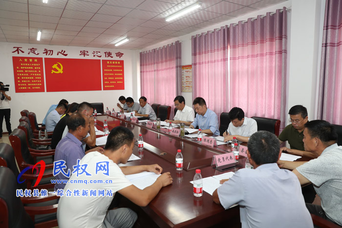 市人大常委會副主任、民權(quán)縣委書記姬脈常到白云寺鎮(zhèn)開展“三·五”基層工作日活動