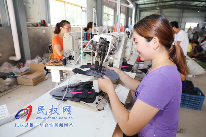 花園鄉(xiāng)黨員示范引領助推產(chǎn)業(yè)發(fā)展 花園鄉(xiāng)黨員示范引領助推產(chǎn)業(yè)發(fā)展