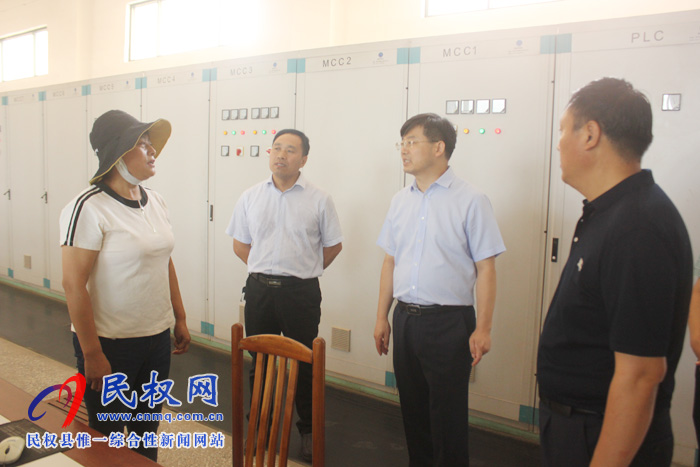 縣委副書記、縣長張團(tuán)結(jié)調(diào)研我縣涉農(nóng)重點(diǎn)企業(yè)發(fā)展情況