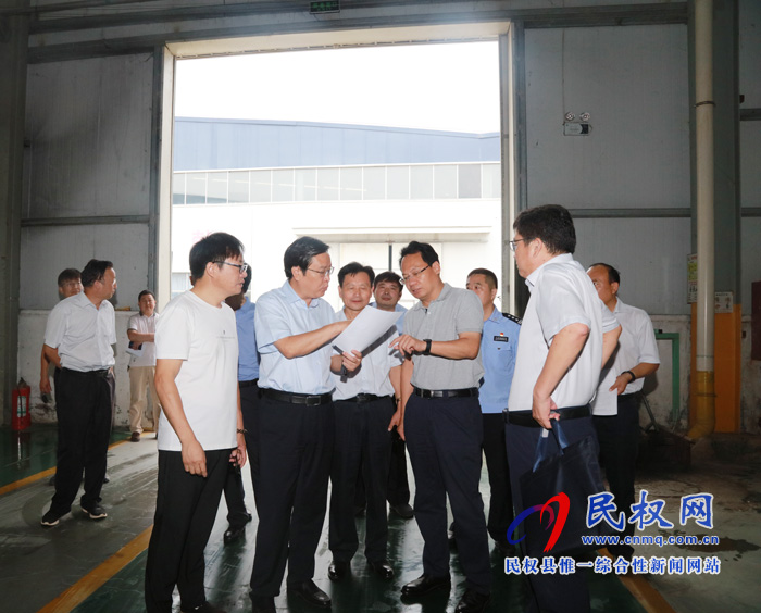 市人大常委會(huì)副主任、縣委書(shū)記姬脈常暗訪安全生產(chǎn)工作