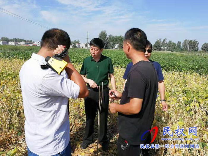 縣委常委、副縣長(zhǎng)房季實(shí)地調(diào)研指導(dǎo)有關(guān)項(xiàng)目建設(shè)