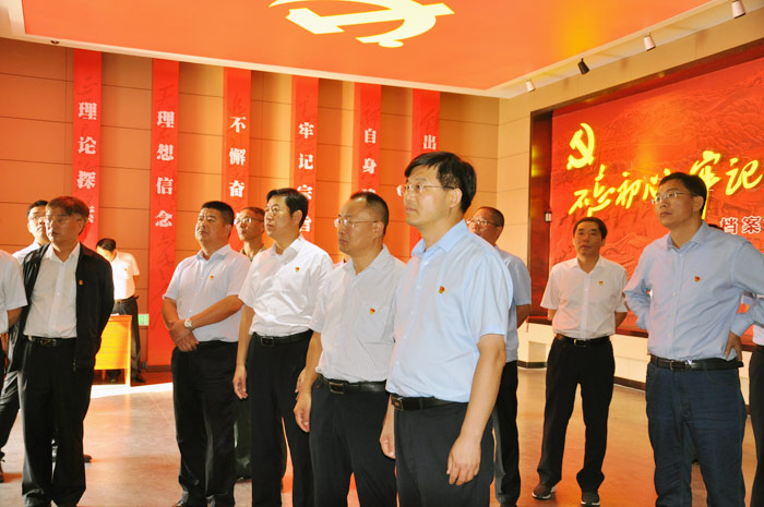 縣領(lǐng)導(dǎo)參觀學(xué)習(xí)市“不忘初心、牢記使命”主題教育