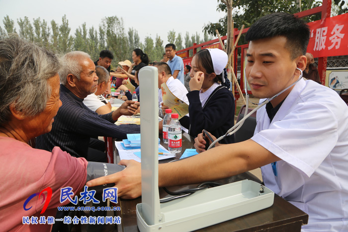 民權(quán)縣“四下鄉(xiāng)”活動(dòng)暨社會(huì)科學(xué)普及周啟動(dòng)儀舉行 民權(quán)縣“四下鄉(xiāng)”活動(dòng)暨社會(huì)科學(xué)普及周啟動(dòng)儀舉行