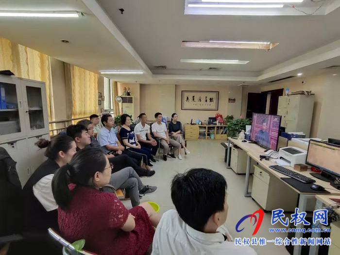 我縣集中收聽收看慶祝中華人民共和國成立70周年大會、閱兵儀式和群眾游行實(shí)況直播