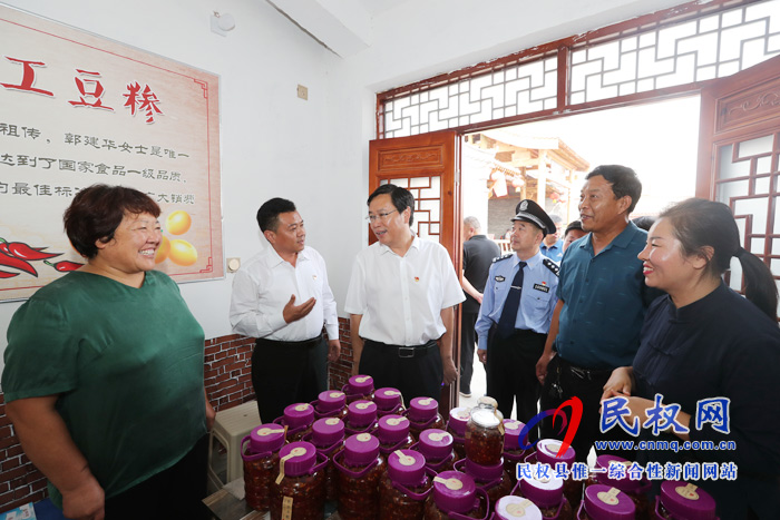 市人大常委會(huì)副主任、縣委書記姬脈常調(diào)研軟弱渙散村黨組織整頓工作