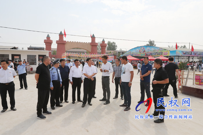 市人大常委會(huì)副主任、縣委書記姬脈常調(diào)研軟弱渙散村黨組織整頓工作