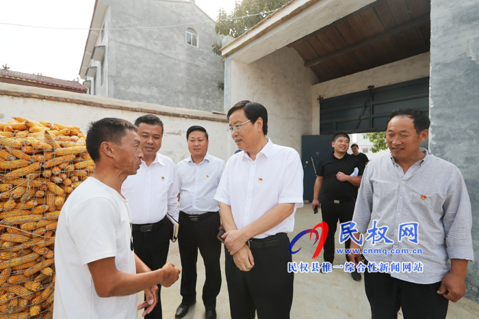 市人大常委會(huì)副主任、縣委書記姬脈常調(diào)研軟弱渙散村黨組織整頓工作