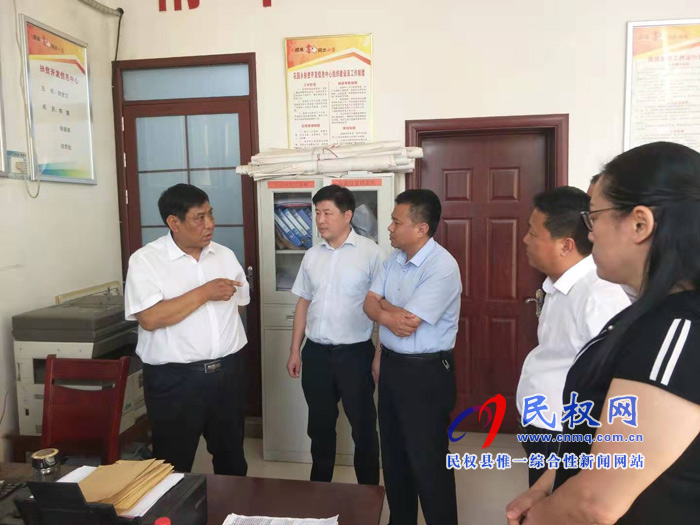 市農(nóng)業(yè)農(nóng)村局局長海繼增蒞民督導(dǎo)檢查秸稈禁燒、農(nóng)村人居環(huán)境改善工作