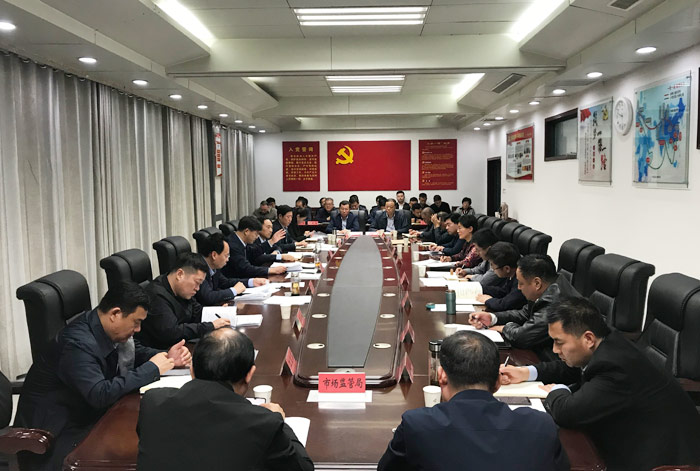縣委副書記、縣長張團結(jié)查看我縣園林城文明城創(chuàng)建迎檢準備工作開展情況