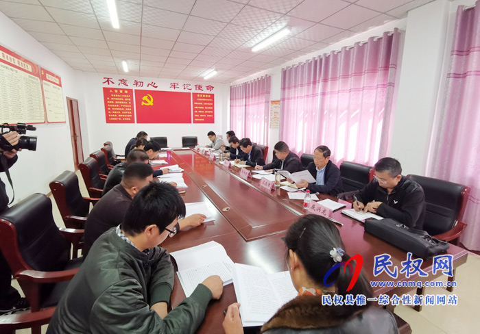 市人大常委會(huì)副主任、縣委書(shū)記姬脈常到白云寺鎮(zhèn)開(kāi)展“三·五”基層工作日活動(dòng)