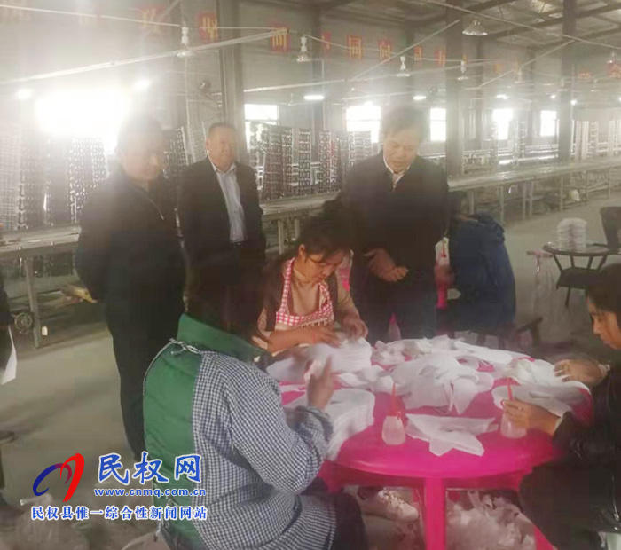 副縣長(zhǎng)孟祥亮深入伯黨鄉(xiāng)調(diào)研扶貧車(chē)間 副縣長(zhǎng)孟祥亮深入伯黨鄉(xiāng)調(diào)研扶貧車(chē)間