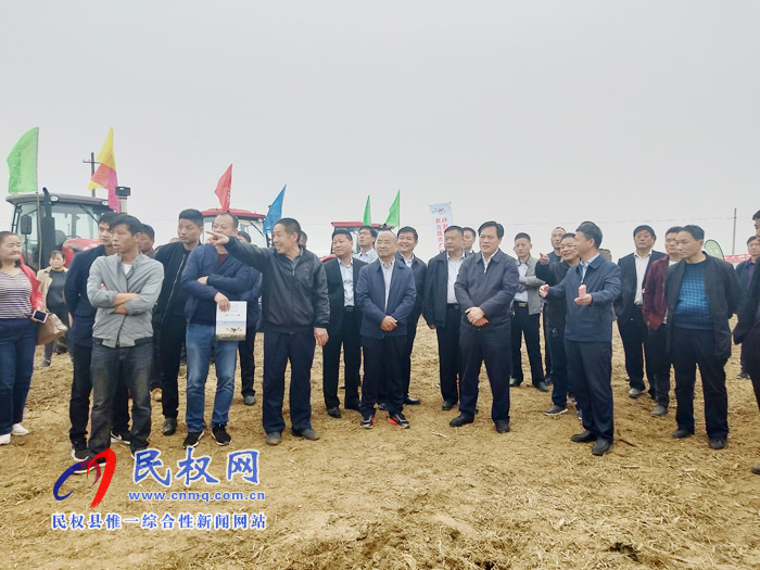 商丘市2019年主要農(nóng)作物生產(chǎn)全程機(jī)械化現(xiàn)場會(huì)在我縣召開 商丘市2019年主要農(nóng)作物生產(chǎn)全程機(jī)械化現(xiàn)場會(huì)在我縣召開